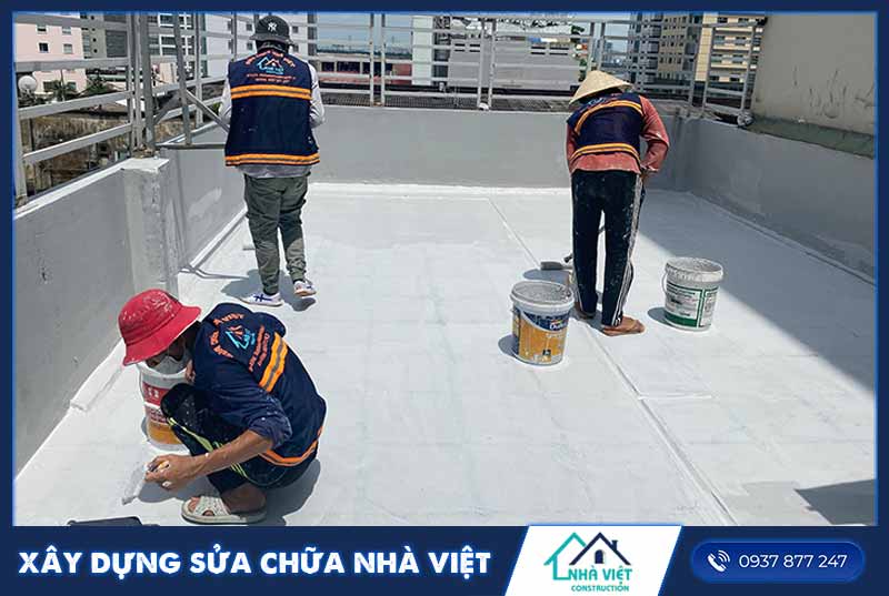 4. Sơn chống nóng Dulux WeatherShield Sơn chống nóng Dulux WeatherShield loại sơn ngoại thất cao cấp của Dulux với khả năng chống nấm mốc, bụi bẩn và tính năng cách nhiệt, làm mát vượt trội so với các dòng sơn chống nóng thông thường. Sơn cách nhiệt Dulux tạo bề mặt bền, có khả năng chống lại nấm mốc, bụi bẩn, bong tróc bảo vệ lớp sơn bền đẹp lâu dài hơn cùng khả năng chống phai màu hiệu quả độ bền màu lên tới 8 năm.