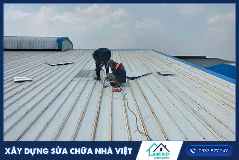xaydungsuachuanhaviet.vn- thợ chống dột mái tôn tại Bình Dương