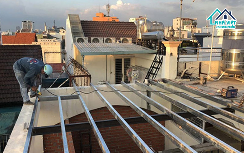 Nâng mái nhà có cần xin phép không? Những trường hợp nâng mái nhà bắt buộc phải xin giấy phép