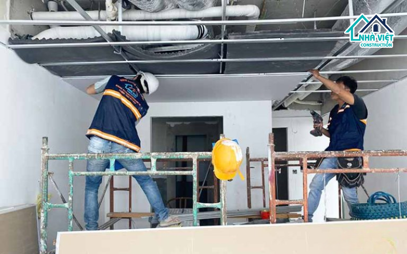 Hậu quả nâng mái nhà có cần xin phép không - Nguy cơ buộc tháo dỡ phần nâng mái trái phép