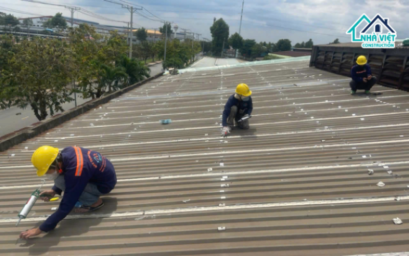 Hậu quả nâng mái nhà có cần xin phép không - Ảnh hưởng pháp lý lâu dài và giá trị ngôi nhà