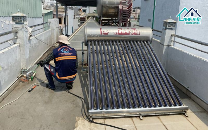 Chống thấm sân thượng sàn gạch men bằng gốc PU (Polyurethane)